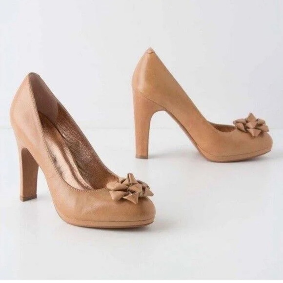 Anthropologie Ms Albright tan heels - Picture 1 of 14